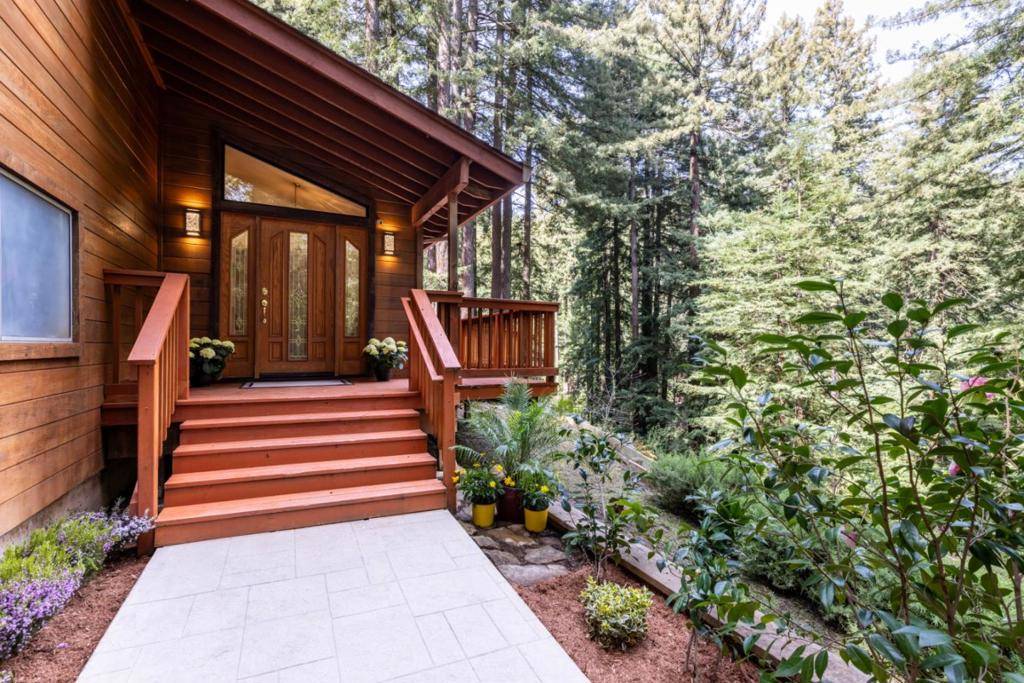 Los Gatos, CA 95033,17803 Upper East Zayante RD