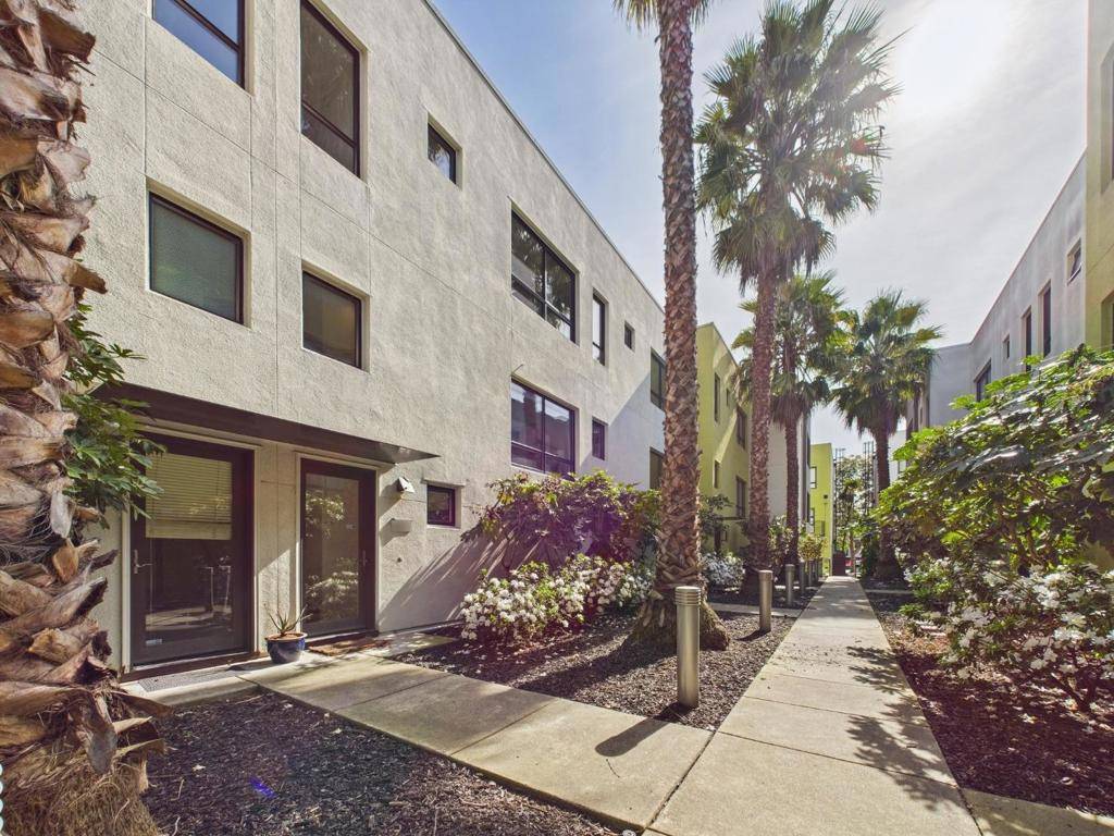 Oakland, CA 94607,904 Zephyr DR