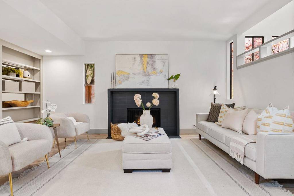 Palo Alto, CA 94301,639 Middlefield RD