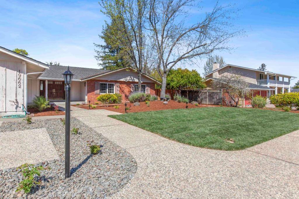 Saratoga, CA 95070,19662 Via Grande DR
