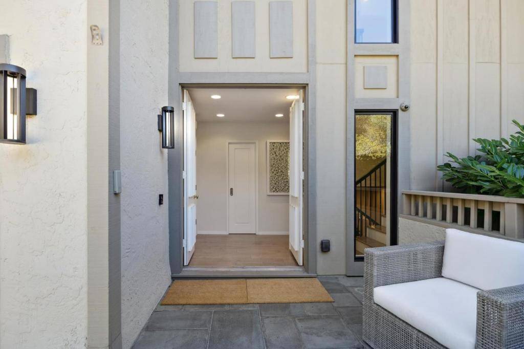 Menlo Park, CA 94025,610 Sand Hill CIR