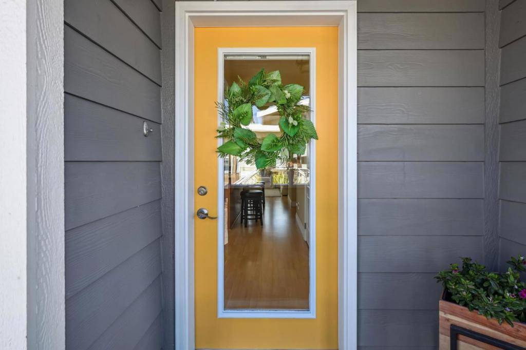 Half Moon Bay, CA 94019,611 Poplar ST