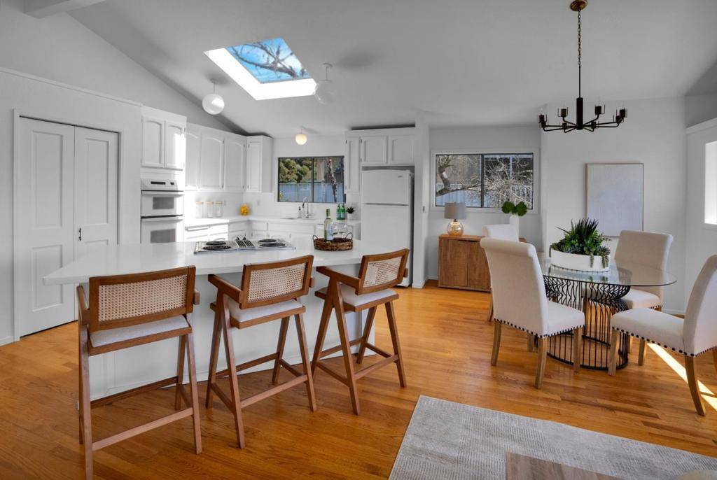 Aptos, CA 95003,221 Via Lantana