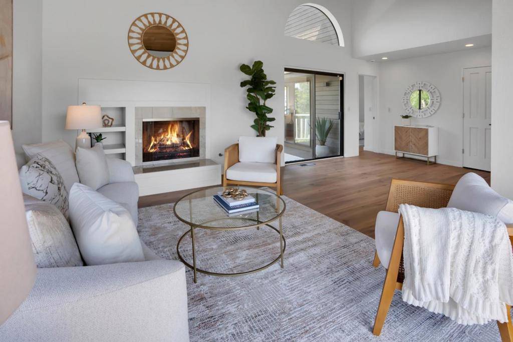 Aptos, CA 95003,221 Via Lantana