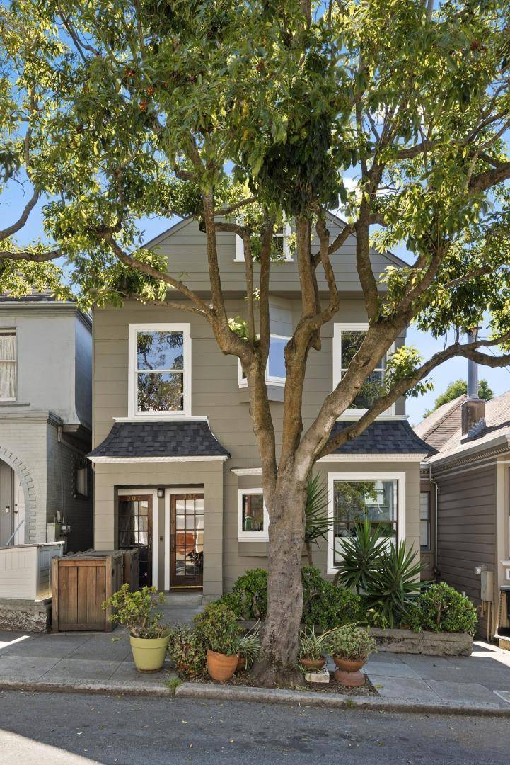 San Francisco, CA 94117,205207 Downey ST