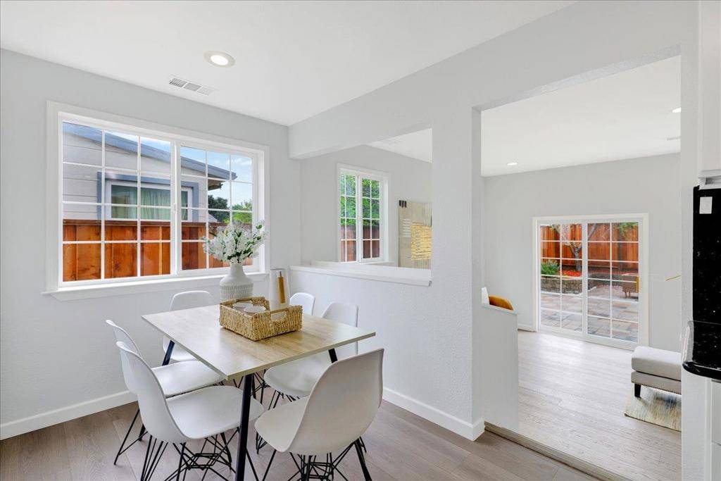 824 Acacia AVE Sunnyvale, CA 94086