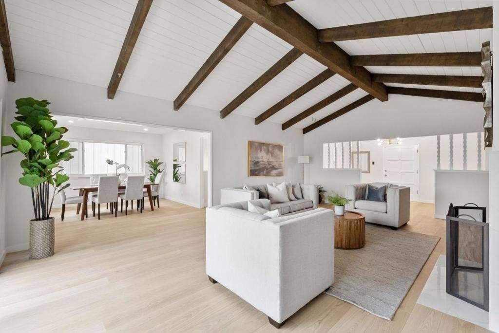 Los Altos, CA 94024,1694 Miller AVE