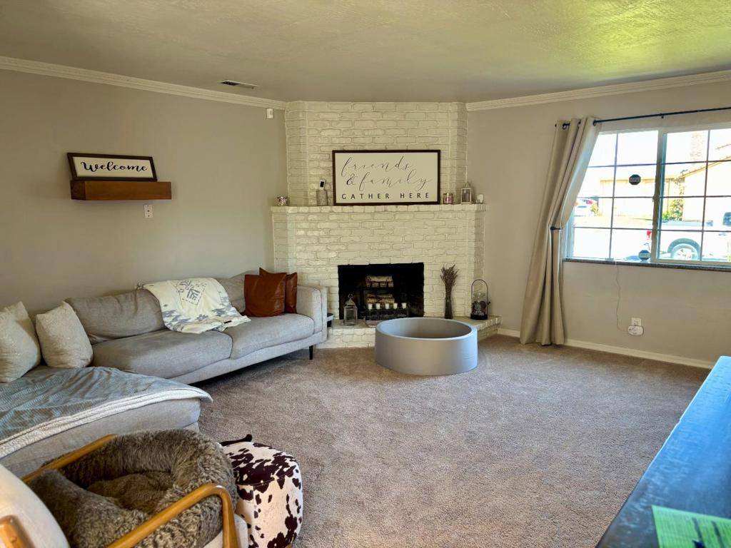 Salinas, CA 93906,328 Quintero CIR