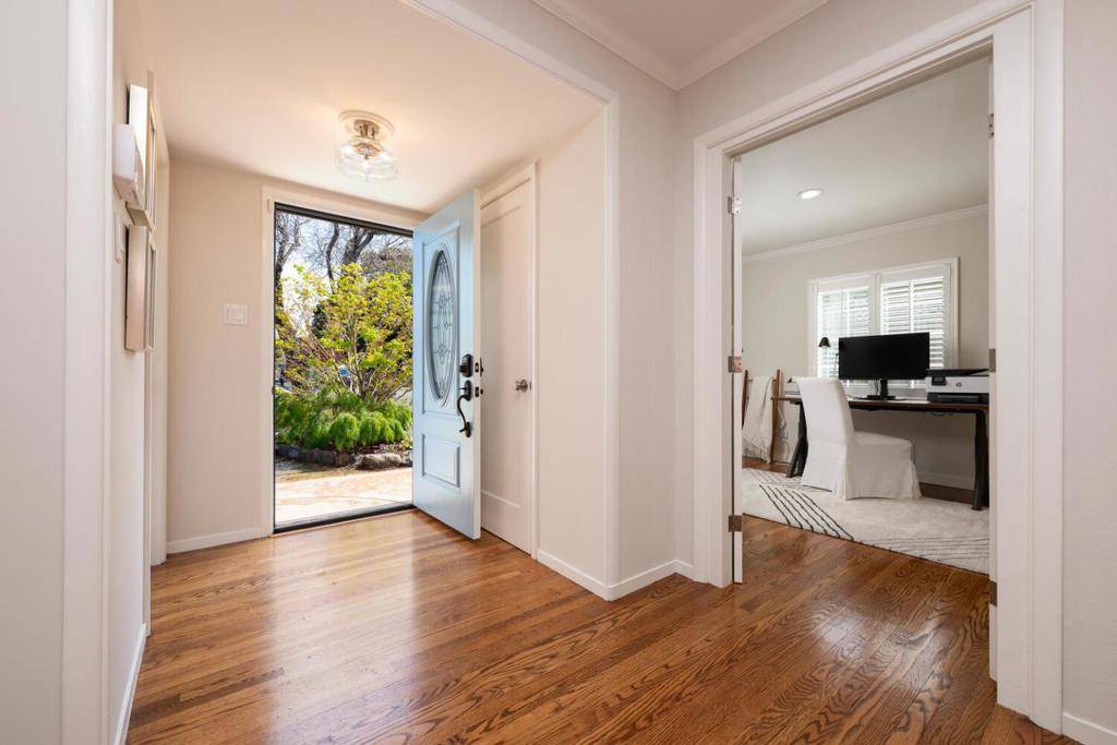 Burlingame, CA 94010,2156 Trousdale DR