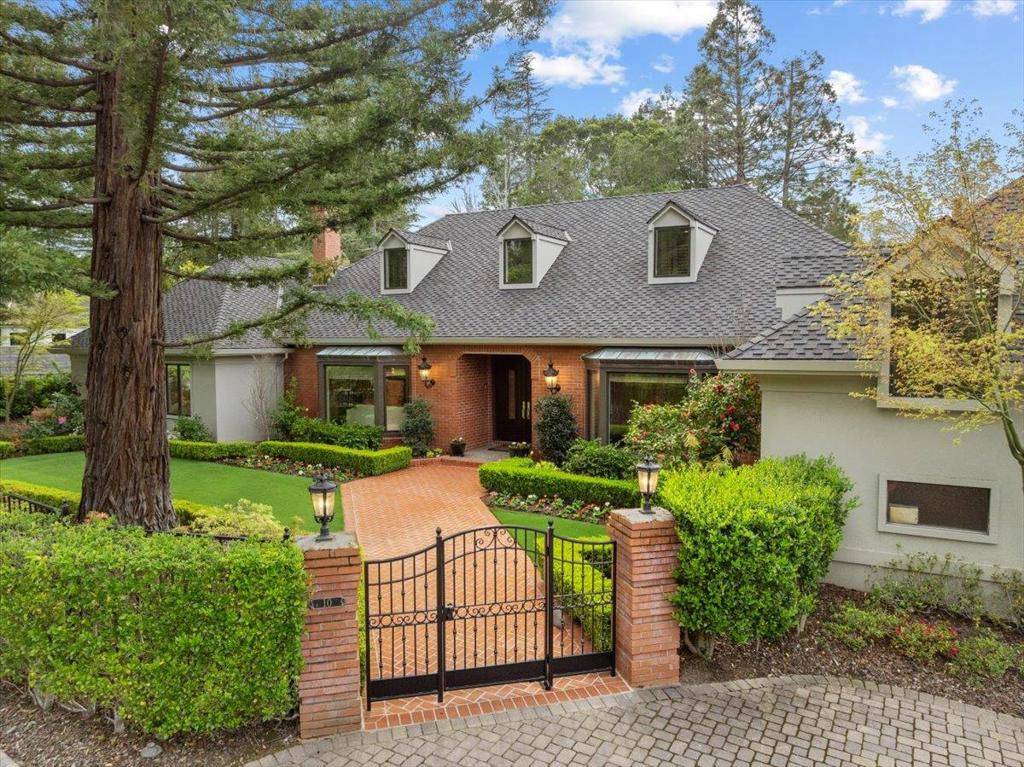 Hillsborough, CA 94010,10 Fagan DR
