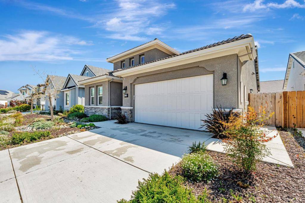Manteca, CA 95337,216 Bloomingdale ST