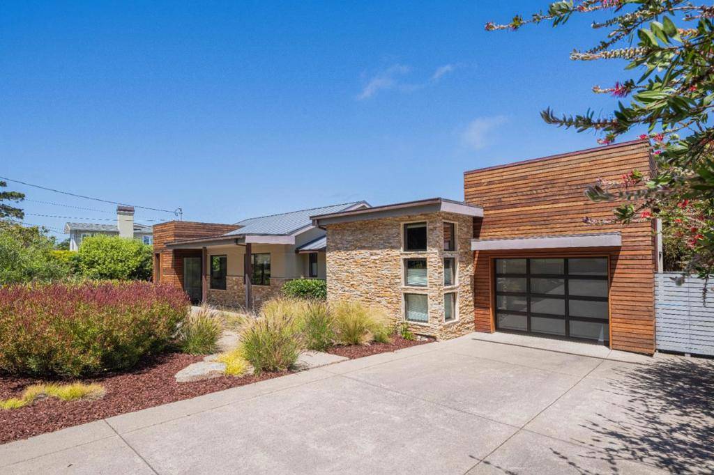 Pacific Grove, CA 93950,1142 Crest AVE