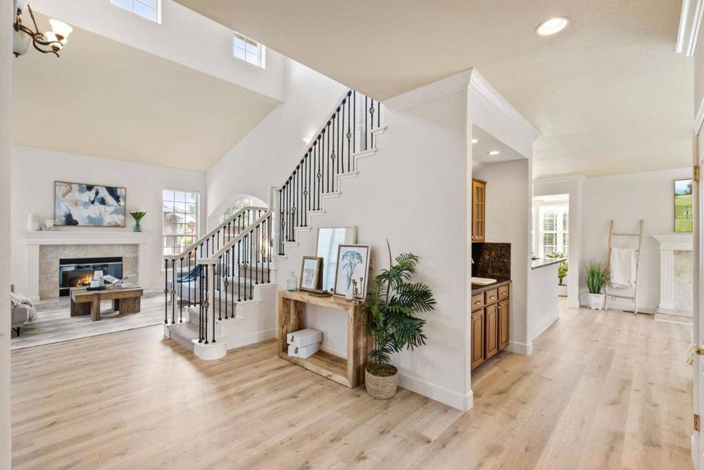Morgan Hill, CA 95037,16453 Kings Canyon CT