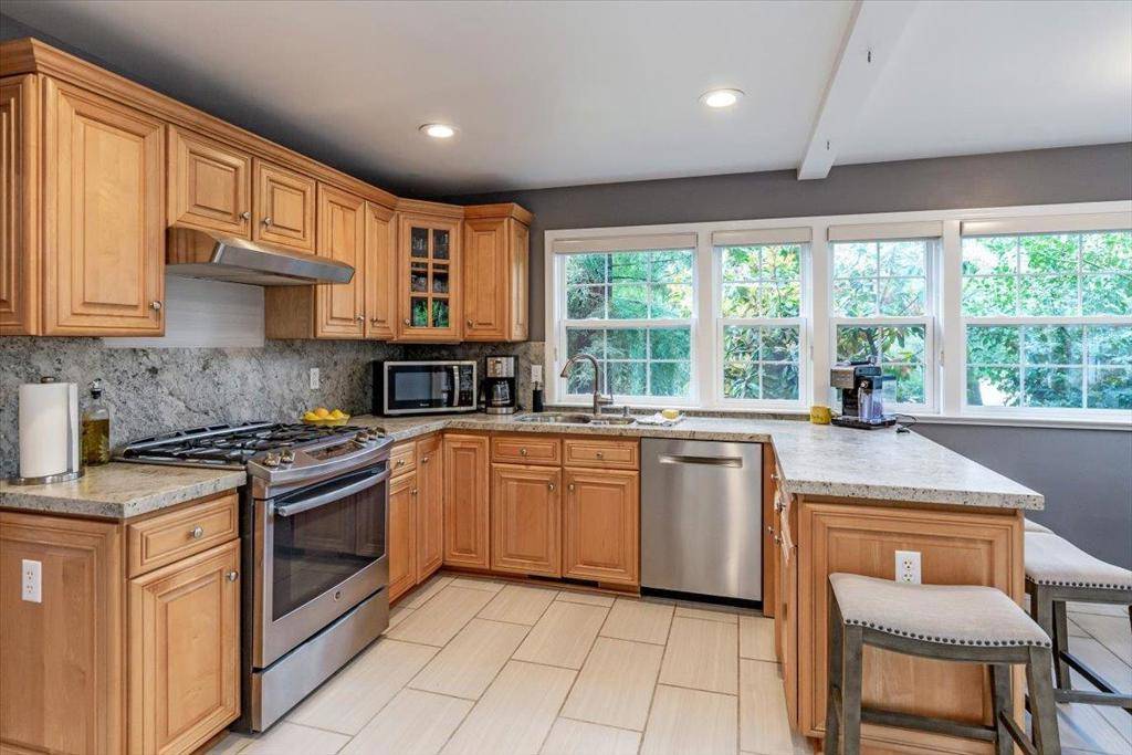 Los Gatos, CA 95033,18125 Santa Ana RD