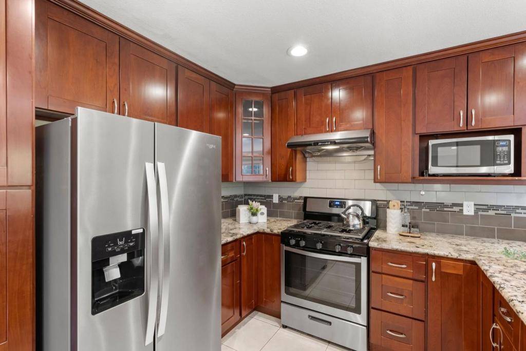 20032 Northcrest SQ Cupertino, CA 95014