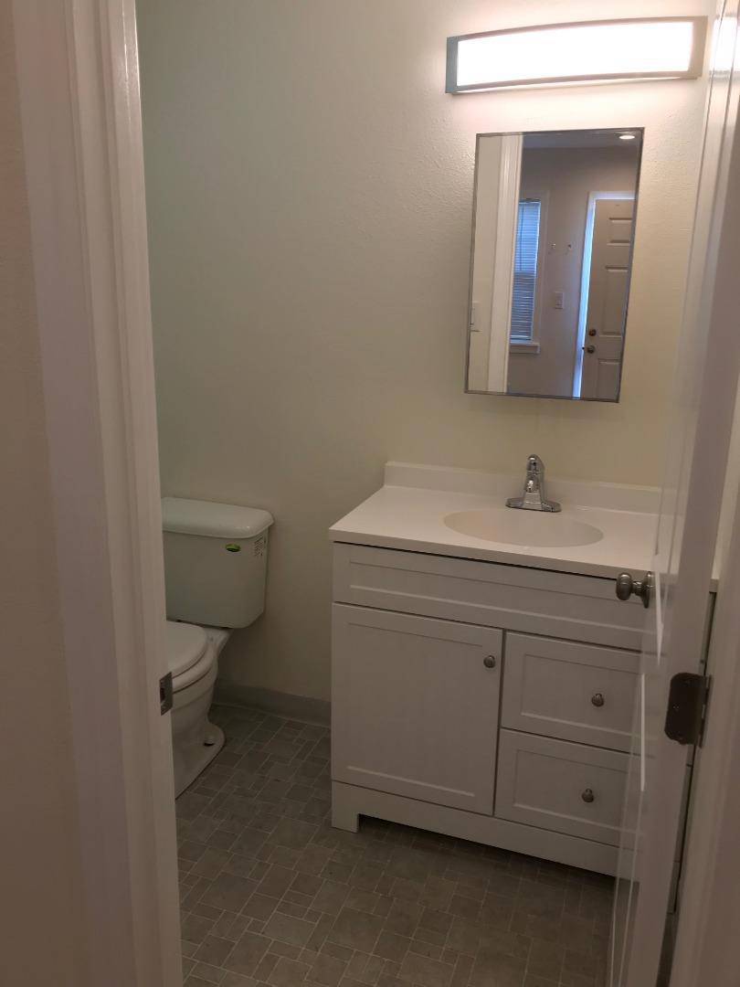 Pacifica, CA 94044,60 paloma #E