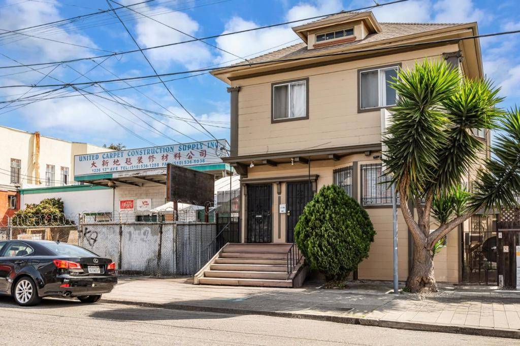 Oakland, CA 94606,1218 13th AVE