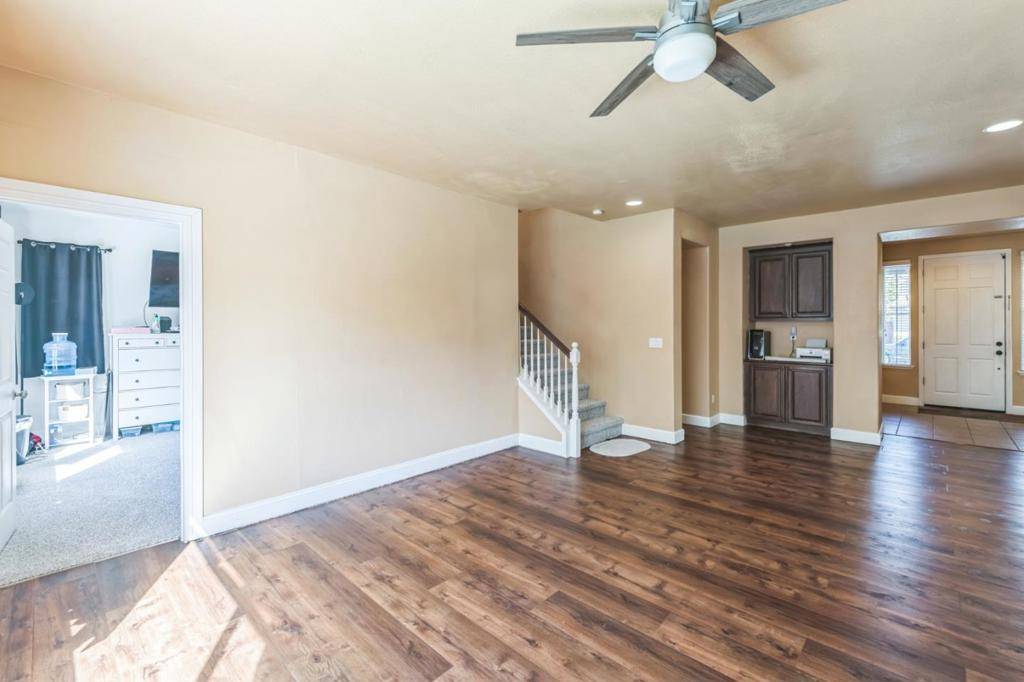 Patterson, CA 95363,1512 Marigold DR