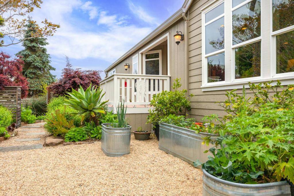 Santa Cruz, CA 95062,2655 Brommer ST