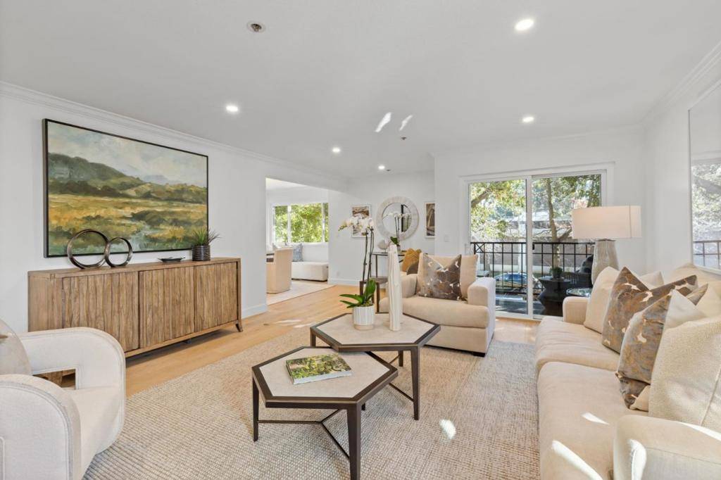Palo Alto, CA 94301,663 Waverley ST