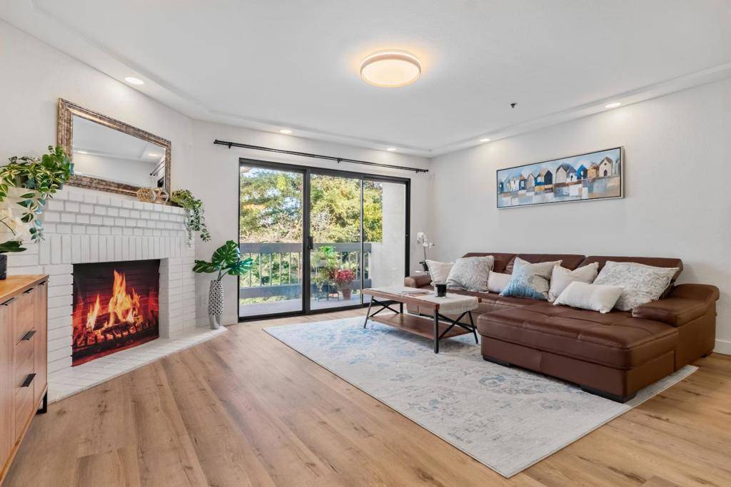 Palo Alto, CA 94306,496 W Charleston RD #302