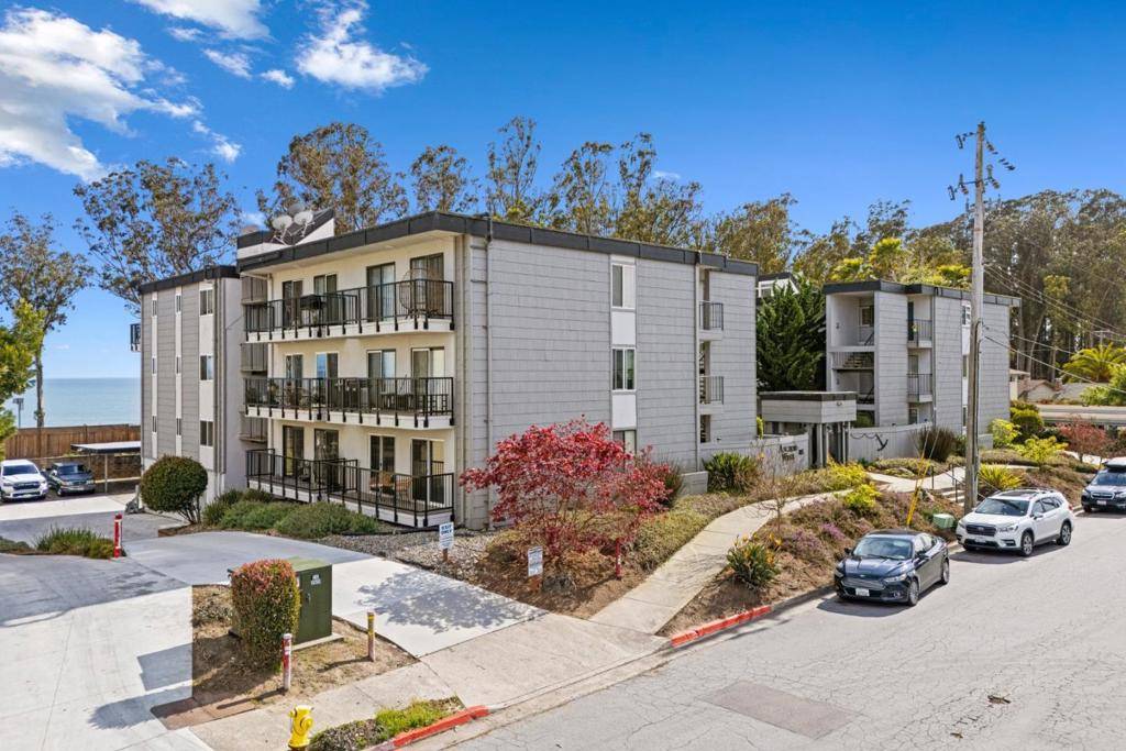 Capitola, CA 95010,815 Balboa AVE #310