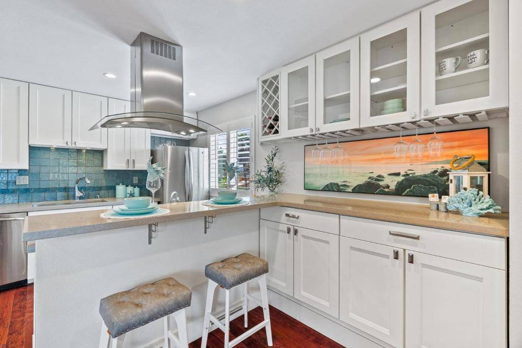Capitola, CA 95010,815 Balboa AVE #310