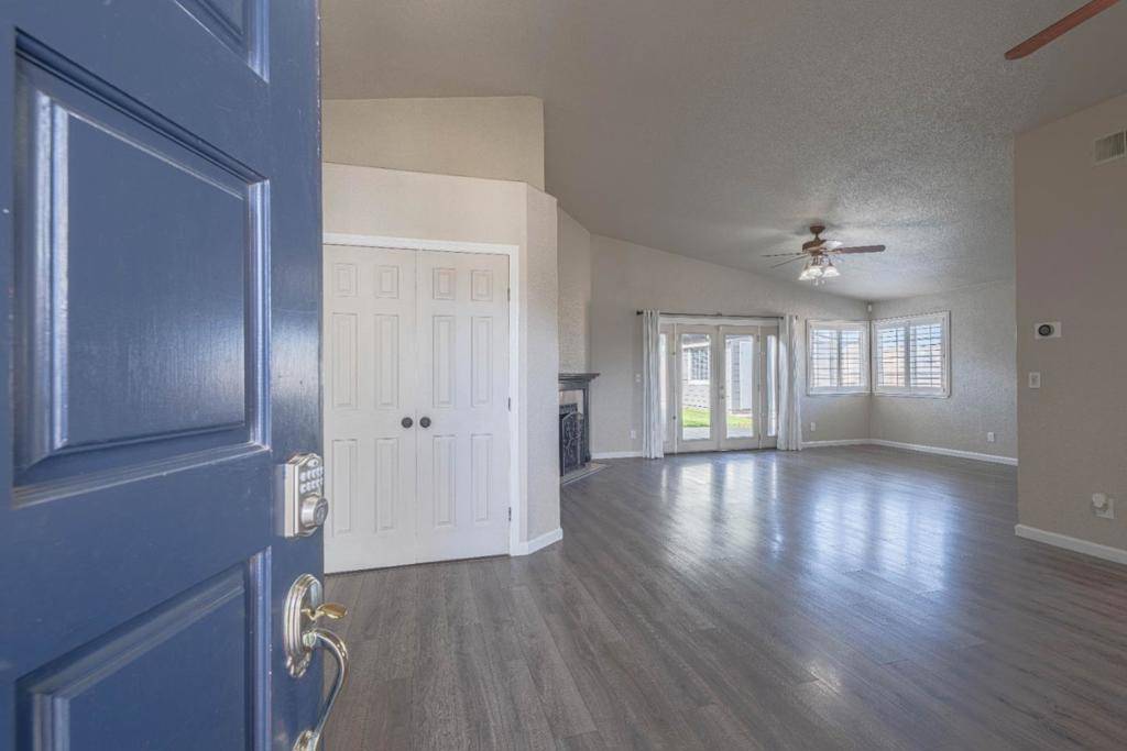 Salinas, CA 93907,890 Sloat DR