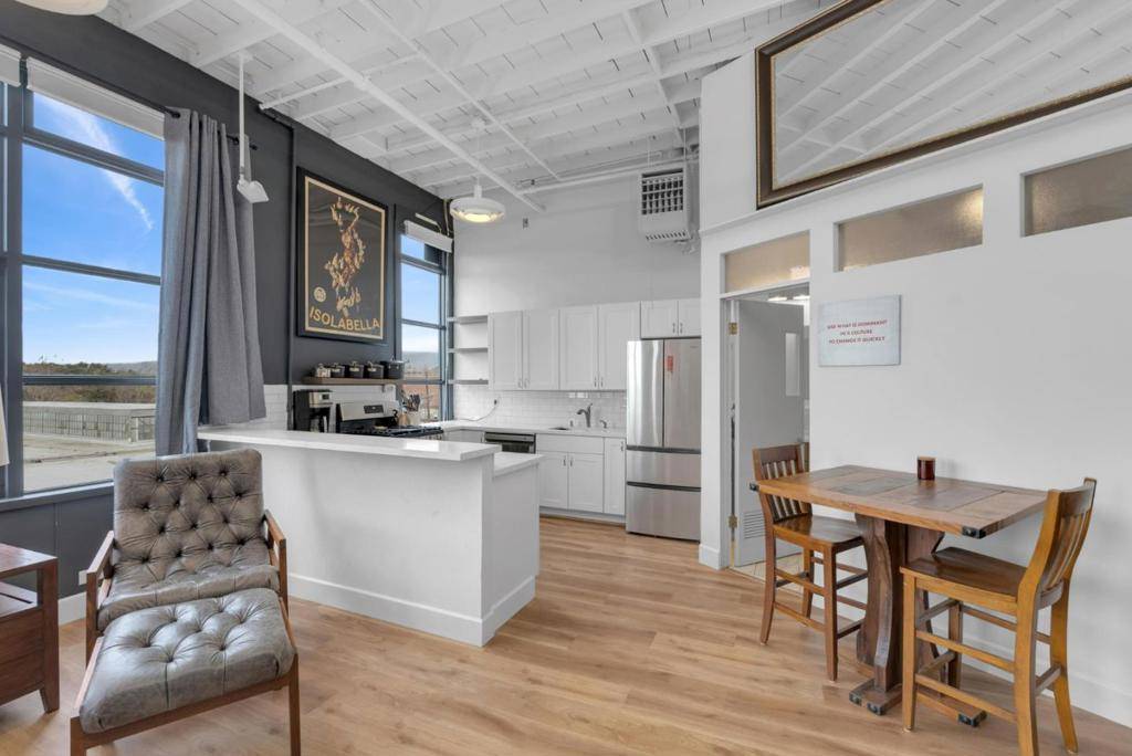 Emeryville, CA 94608,4053 Harlan ST #311