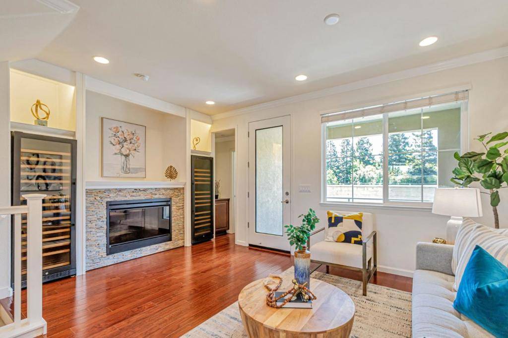 San Jose, CA 95123,6215 White Moonstone CT
