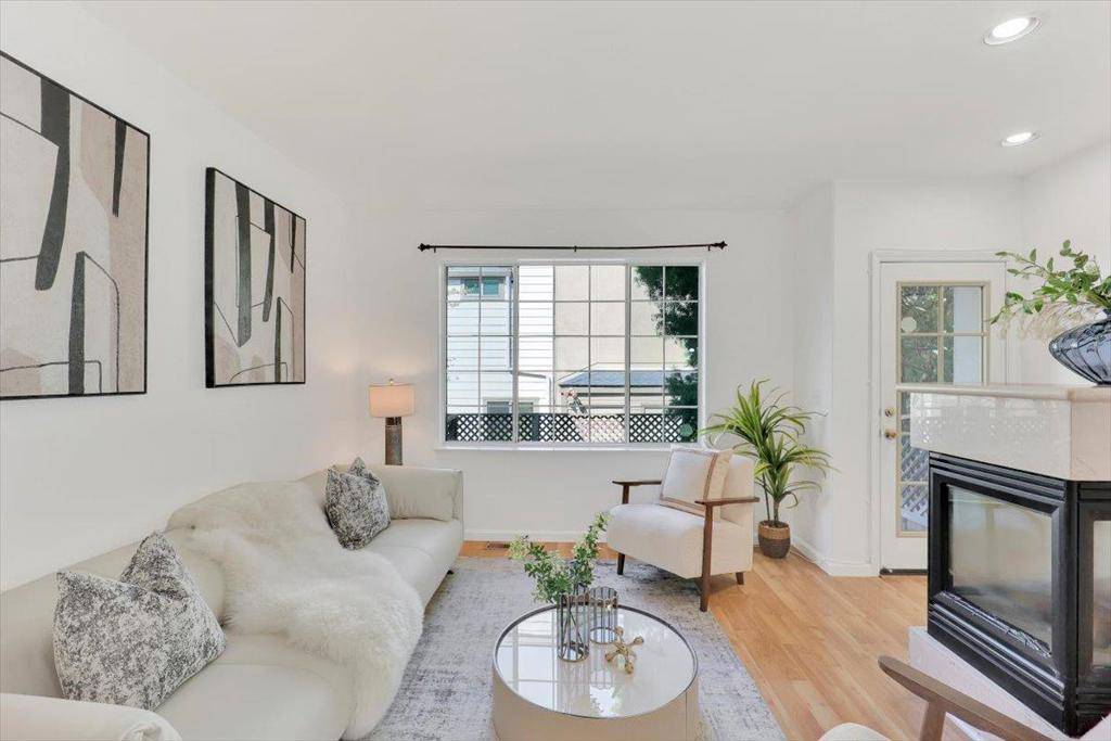 Sunnyvale, CA 94086,997 Wisteria TER