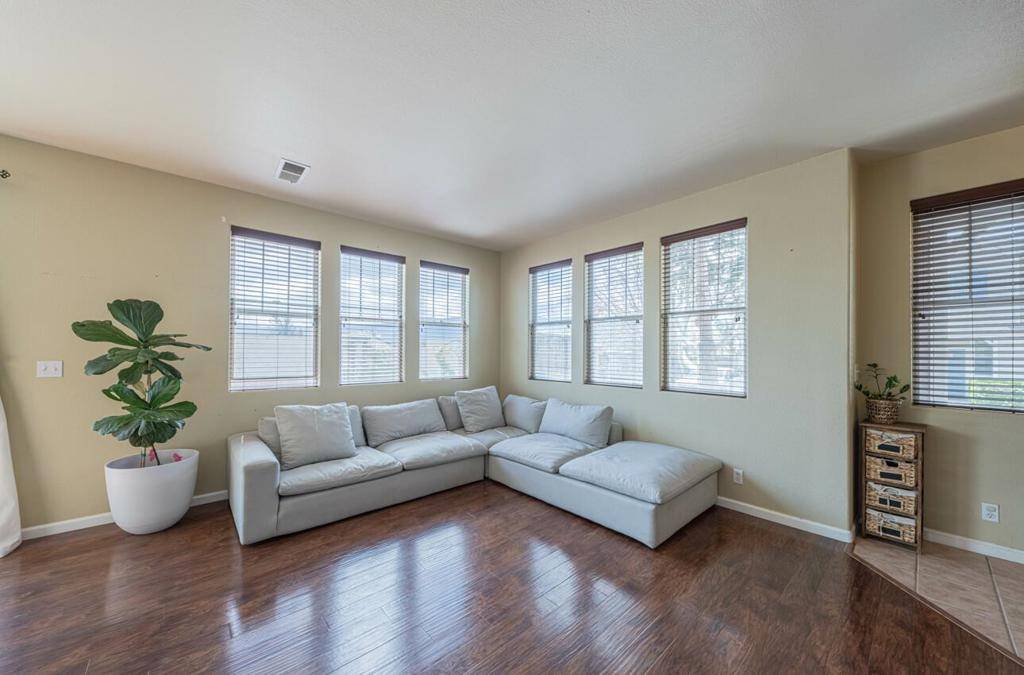 Soledad, CA 93960,271 Azalea PL