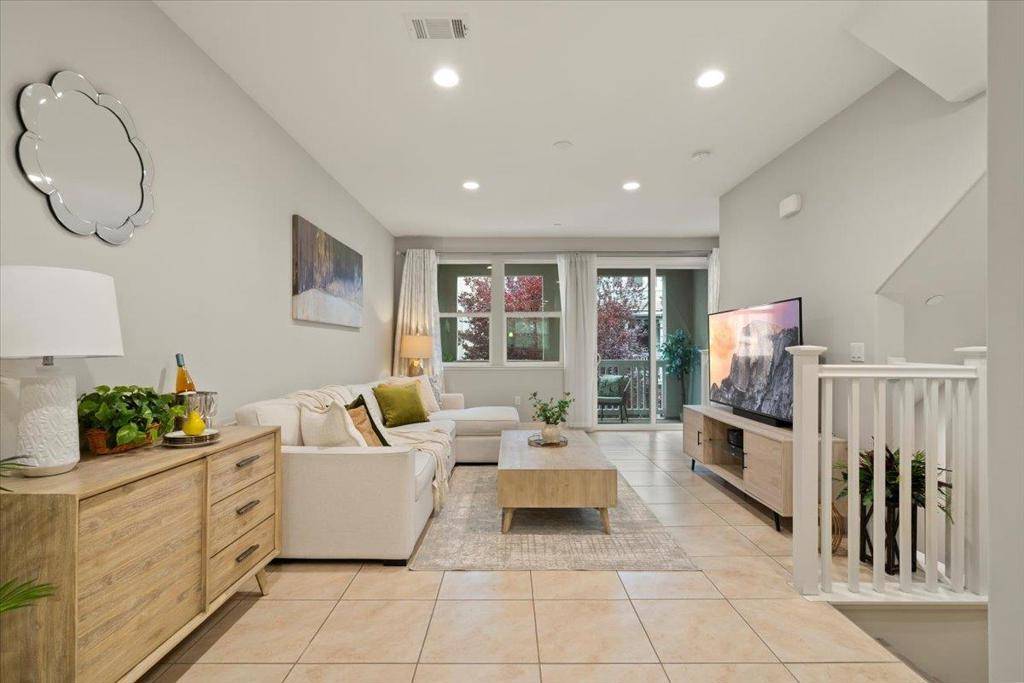 Sunnyvale, CA 94086,106 Lemmon TER