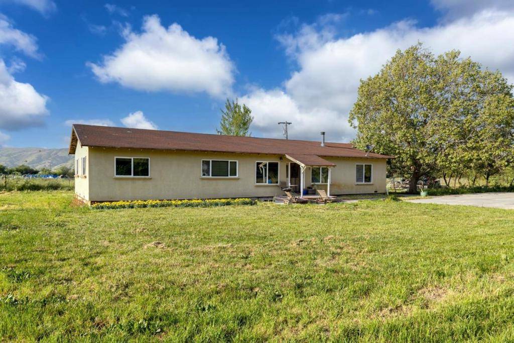 Hollister, CA 95023,79547958 Lovers LN