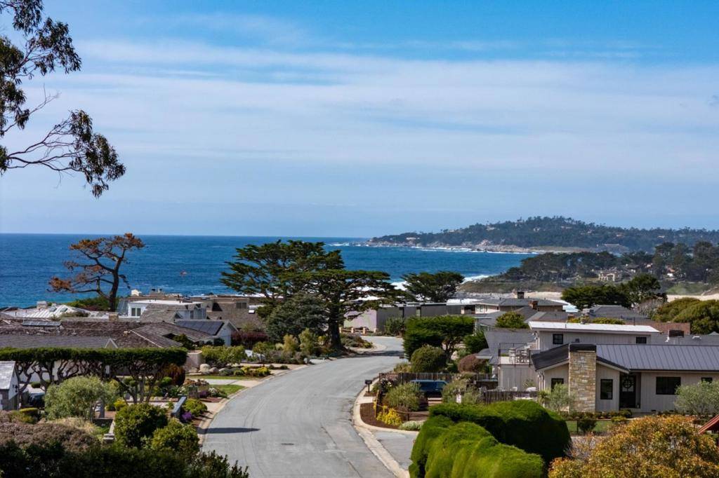 Carmel, CA 93923,27105 Arriba WAY