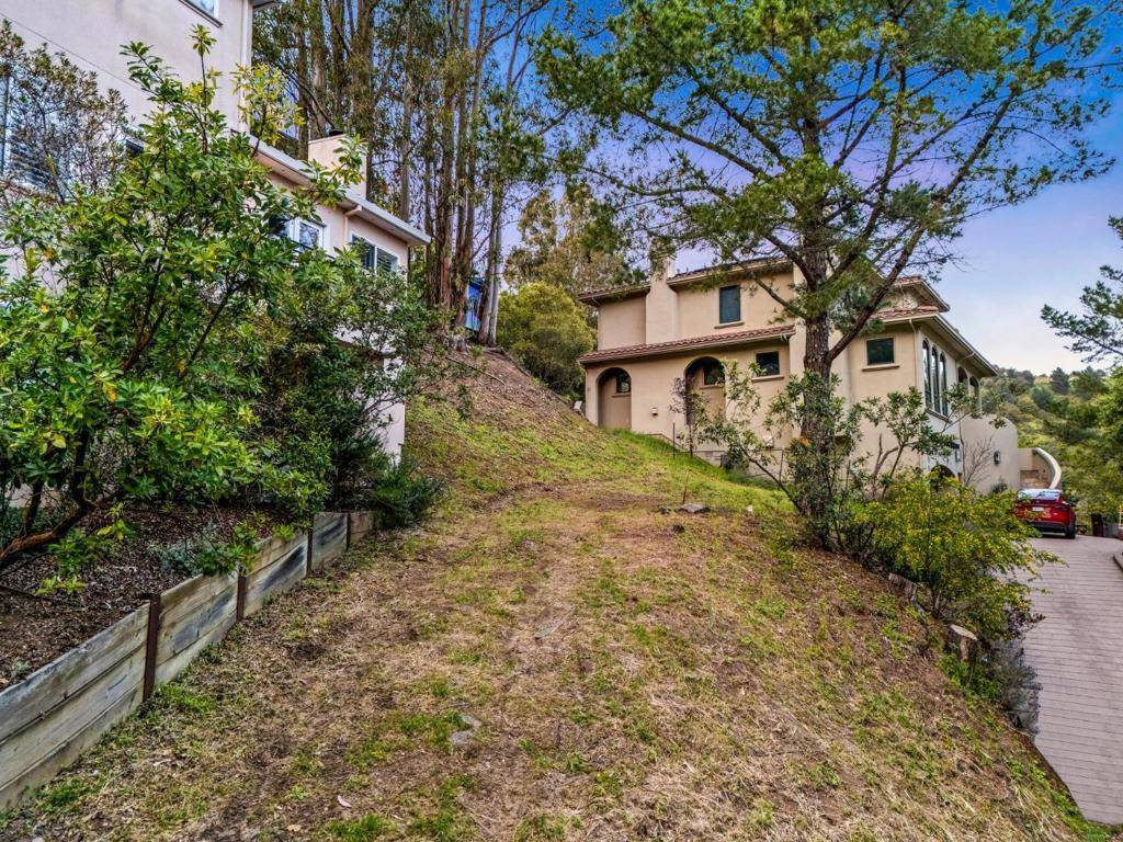 Berkeley, CA 94705,6959 Buckingham BLVD