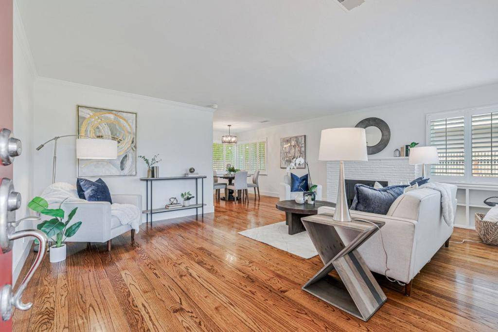 Los Altos, CA 94024,1604 Corte Via