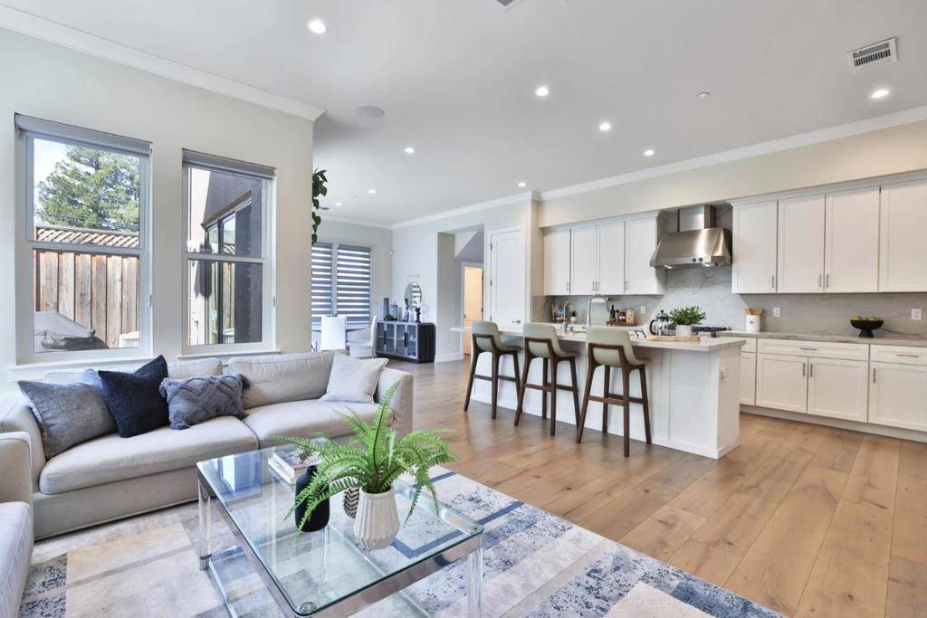 Los Gatos, CA 95032,102 Hildebrand DR