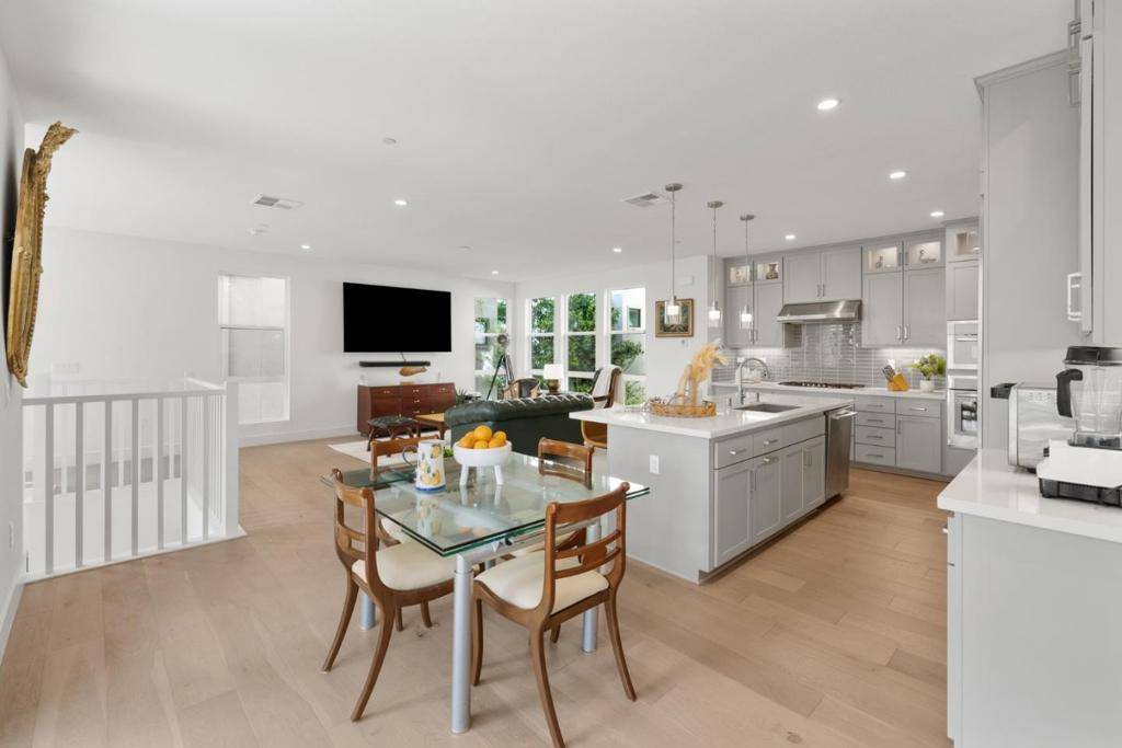 Santa Clara, CA 95051,3492 Toomey PL