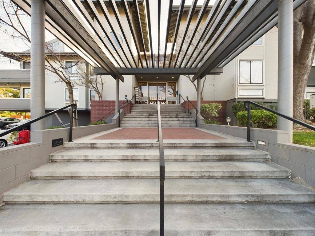 Cupertino, CA 95014,22330 Homestead RD #114