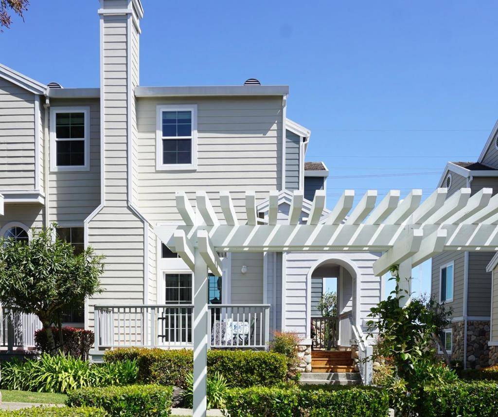 Redwood City, CA 94065,318 Genoa DR #160