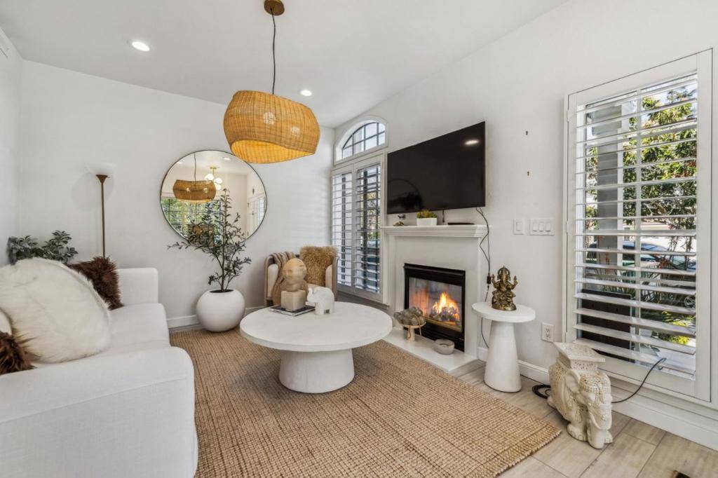 San Mateo, CA 94401,701 Woodside WAY #A