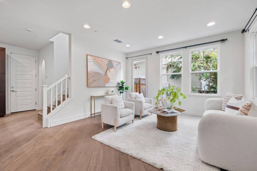 Mountain View, CA 94043,109 Avellino WAY