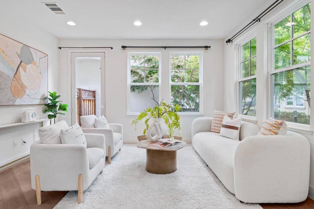 Mountain View, CA 94043,109 Avellino WAY