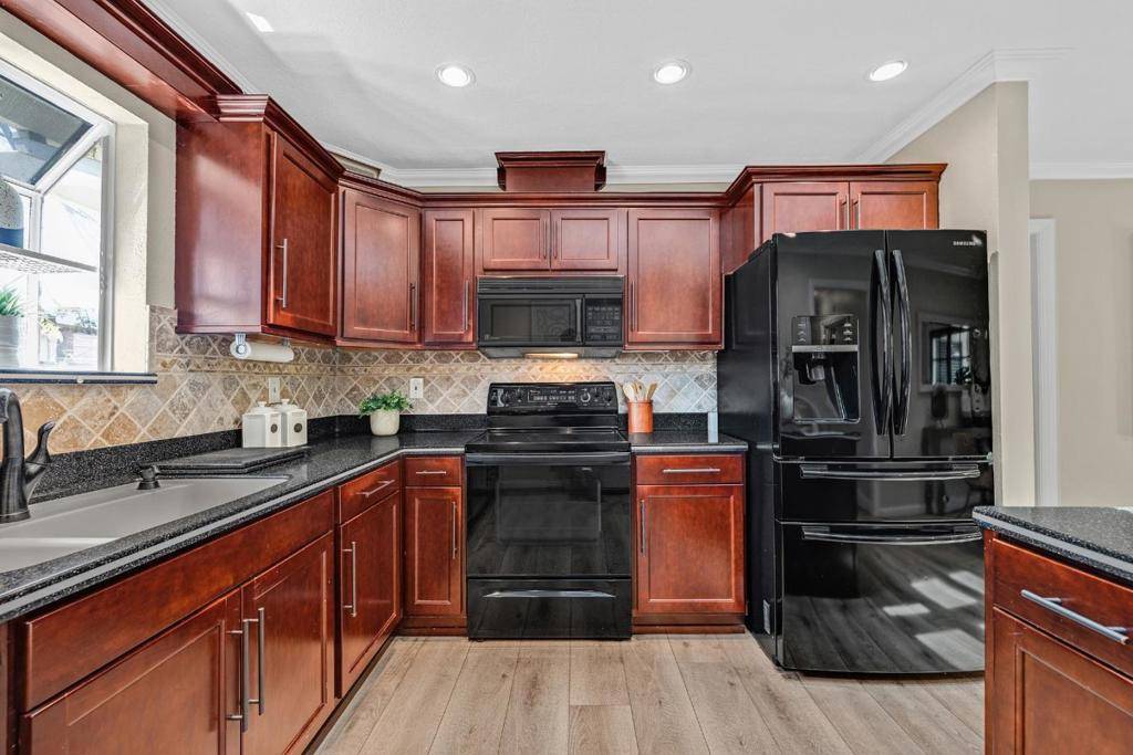 Sunnyvale, CA 94085,740 Santa Christina CT