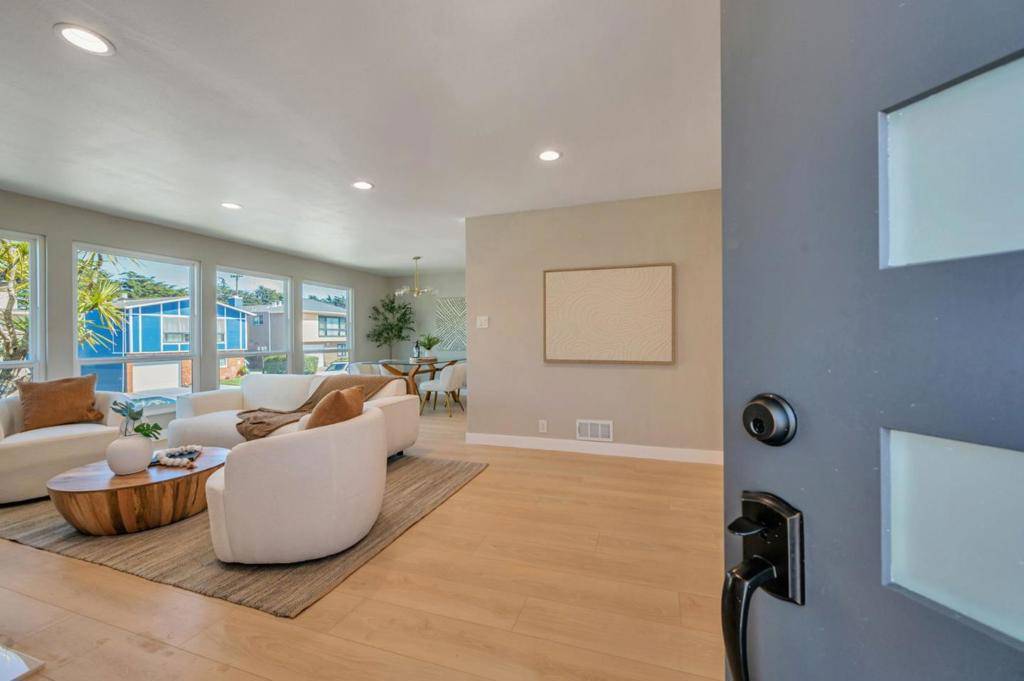 Pacifica, CA 94044,226 Sunshine DR