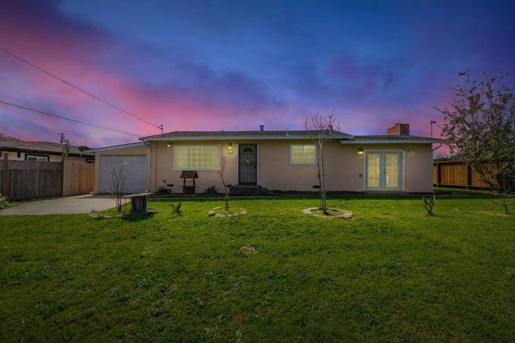 Royal Oaks, CA 95076,399 Berry RD