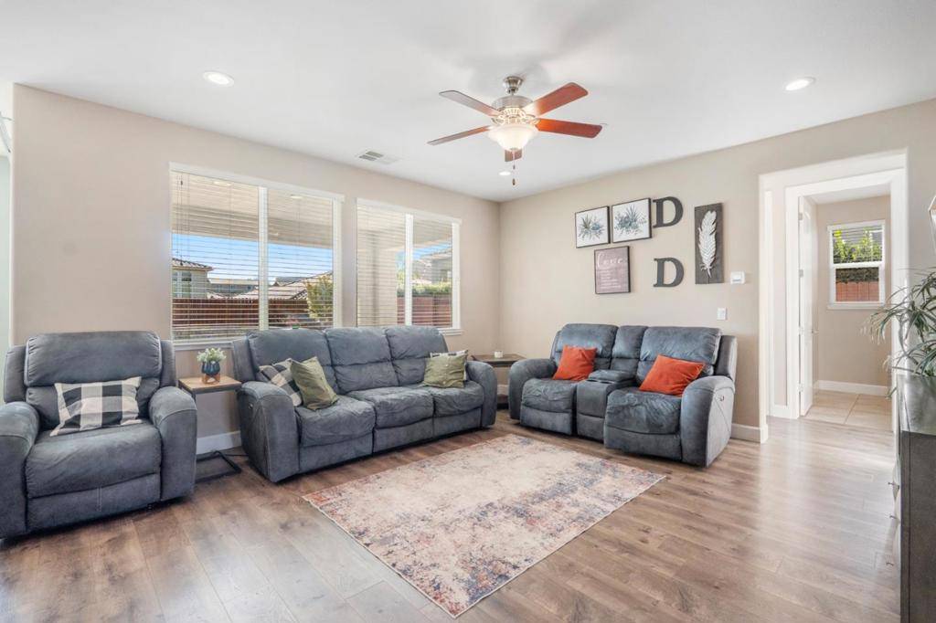 Hollister, CA 95023,1551 Lily CT