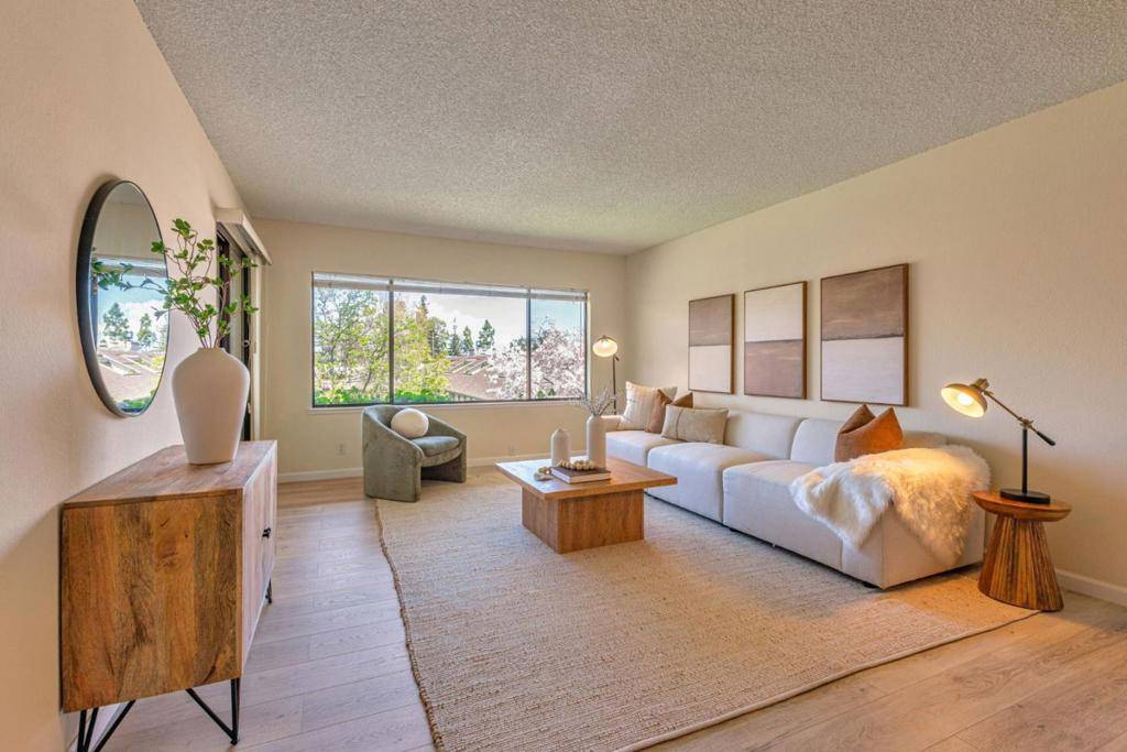 Menlo Park, CA 94025,2140 Santa Cruz AVE #D207
