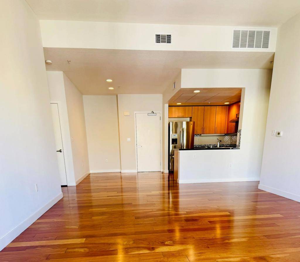 San Jose, CA 95126,88 Bush ST #4202